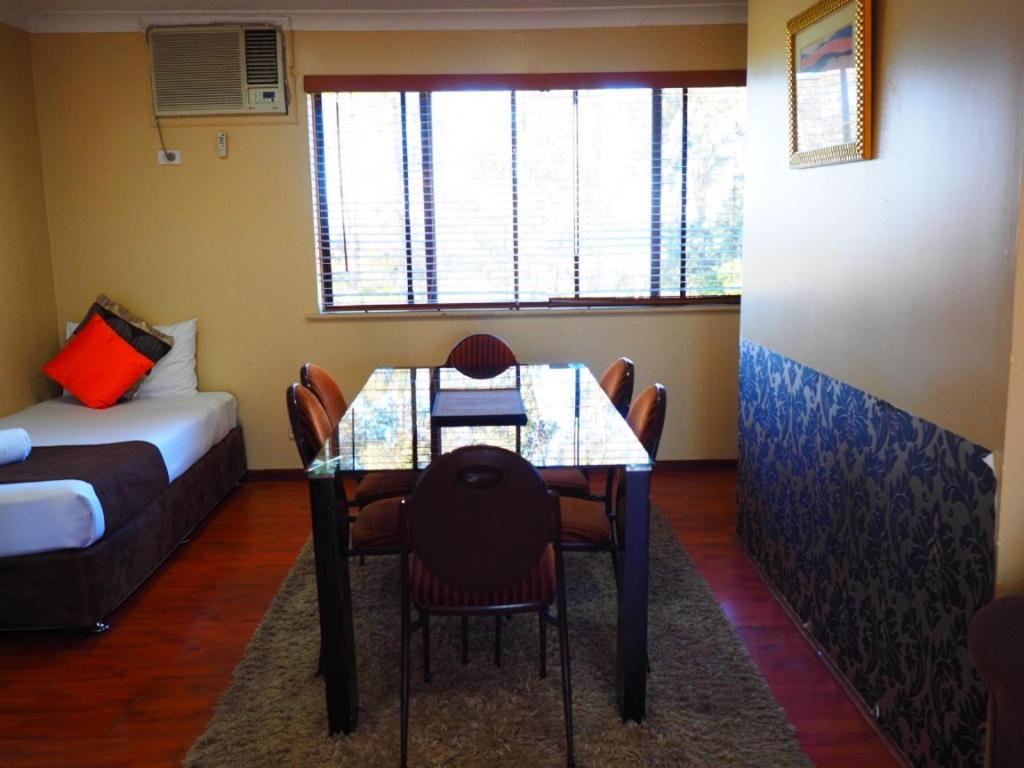 Bella Vista Motel กอสเฟิร์ด ภายนอก รูปภาพ